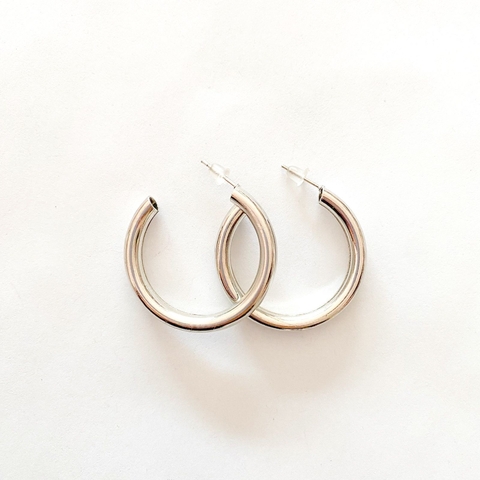 Aretes de aro grueso