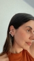Piercing de pérolas com detalhe em corrente folheado a prata - comprar online
