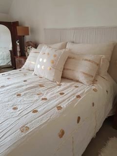 LINEA GLAM | ACOLCHADO DOTS ORO - comprar online