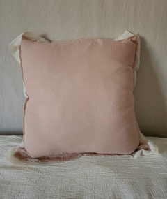 Almohadón gasa rosa y cruda