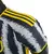 Imagem do Camisa Juventus I 23/24 Jogador Masculina - Branco e Preto