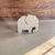 animais de cimento elefante na internet
