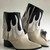 Bota Cano Curto Foguinho Mary Carvalho Off White - comprar online
