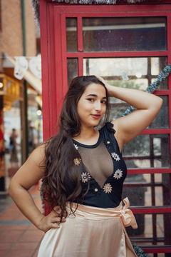 Pollera "Dianora" Kumari en internet