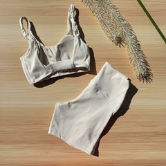Conjunto costas nuas off na internet