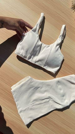 Conjunto costas nuas off
