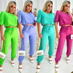 Imagem do Conjunto De Duna Feminina cropped com manga princesa com elastico na barra E calca jogger
