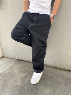 CALÇA BAGGY CONTRAST na internet