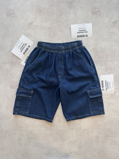 SHORTS CARGO JEANS ESCURO