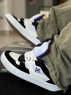 Carbon Comply | Preto Branco Roxo