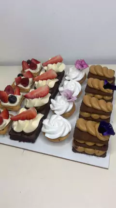 Petit four