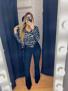 Camiseta cuello trébol | Elástizada - tienda online