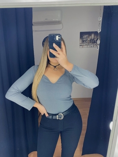 Camiseta cuello trébol | Elástizada