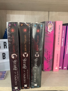 trilogía Asesino de Brujas - comprar online