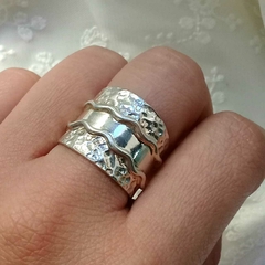 Anillo Ancho con Ondas Plata 950