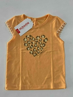 Remera mangas cortas con borlita - comprar online