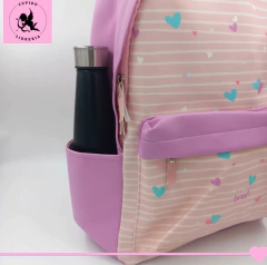 Mochila Pastel Eco Cuero 18 Pulgadas Diseño Corazones / Rayado - comprar online