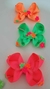Laço Neon Flores no Bico de Pato