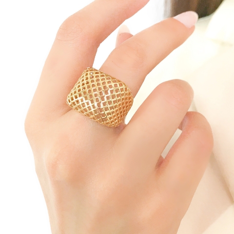 Anel Quadrado Tela Vazada - comprar online