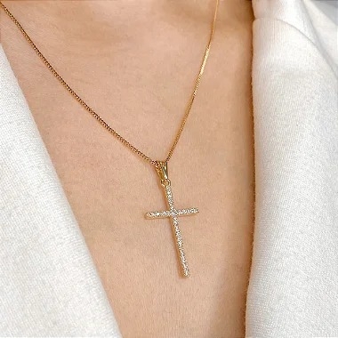 Colar Com Pingente Cruz Cravejada - comprar online