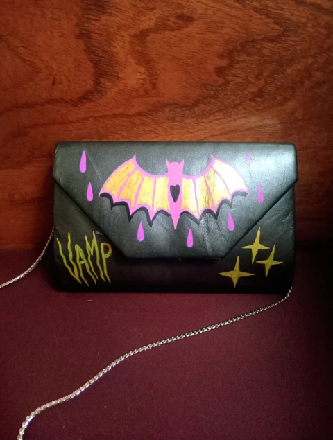 Carterita de cuero pintada a mano