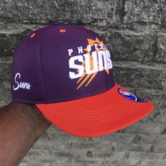 BONÉ AUTHENTIC - NBA PHOENIX SUNS (ABA SEMI CURVA) CAP SNAPBACK ROXO