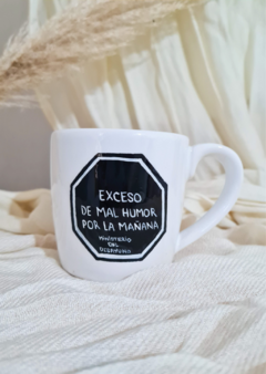 Taza Bombe Chica Etiquetado frontal