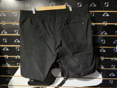 Bermuda deportiva plus size negro en internet