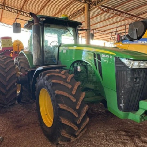 Conjunto Plantadeira Macanuda e Trator Jonh Deere 8320R