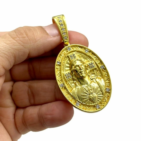 Pingente Medalha oval Face Jesus Cristo (M) Cravejado Banhado A Ouro 18k