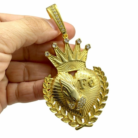 Pingente Fé com Mão Coração Coroa Cravejado (G) Banhado A Ouro 18k