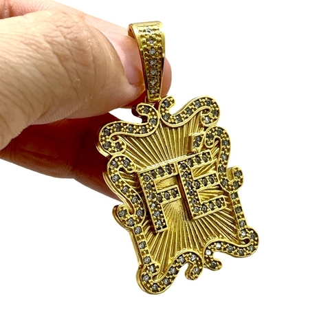 Pingente Pergaminho Fé (M) Cravejado Banhado A Ouro 18k