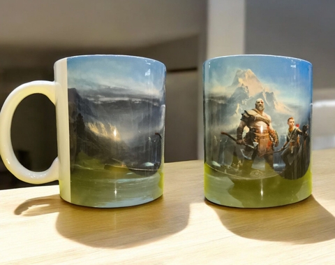 CANECA GOD OF WAR PORCELANA 200ml