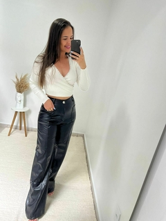 Blusa Larissa na internet