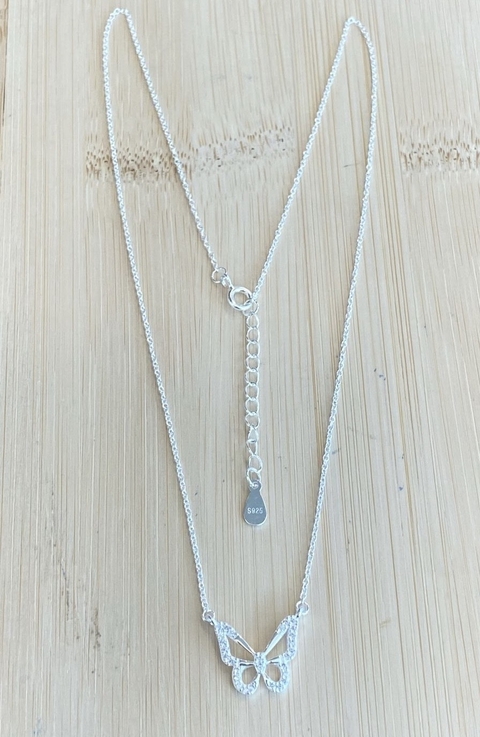 COLAR BORBOLETA CRAVEJADA