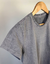 CAMISETA BÁSICA ESTONADA CHUMBO - Lozine Store
