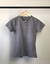 CAMISETA BÁSICA ESTONADA CHUMBO - comprar online