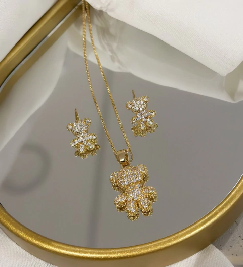 Conjunto Folheado a Ouro 18K Ursinho Teddy Cravejado com Zircônia