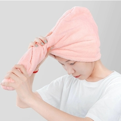 Toalha / Touca Microfibra Para Seca Cabelo Rápido Com Botão Antifrizz Grande T na internet