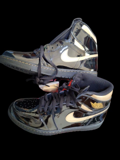 Air Jordan 1 Retro High OG 'Black Metallic Gold en internet