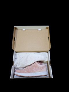 Wmns Air Jordan 1 Low SE 'Pink Velvet'