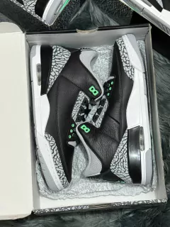 Air Jordan 3 Retro 'Green Glow en internet