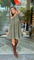 Vestido curto mula manca verde oliva em crepe - Três Chic BH