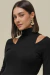 Blusa Malha Gola Alta Recortes Ombro PRETO na internet