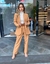Blazer caramelo na internet