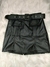 Saia Short couro Fake com cinto na internet