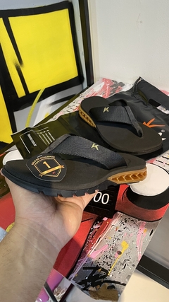 Chinelo Kenner na internet