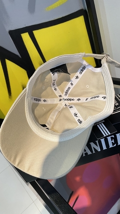 Boné Multimarca Adidas na internet