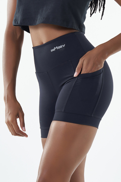 Shorts Paola Preto na internet