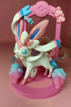 Action figure Sylveon na internet